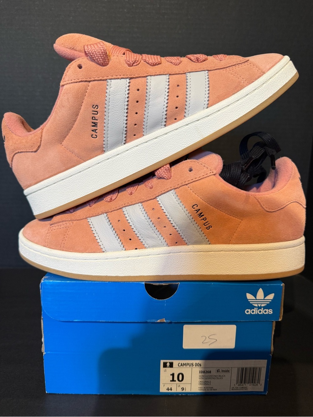 adidas Campus 00’s size 10M Suede Sneakers in Peach & White